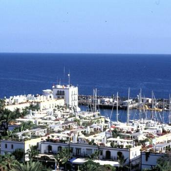 Excursion Puerto de Mogán and its market