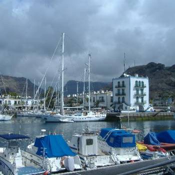 Excursion Puerto de Mogán and its market